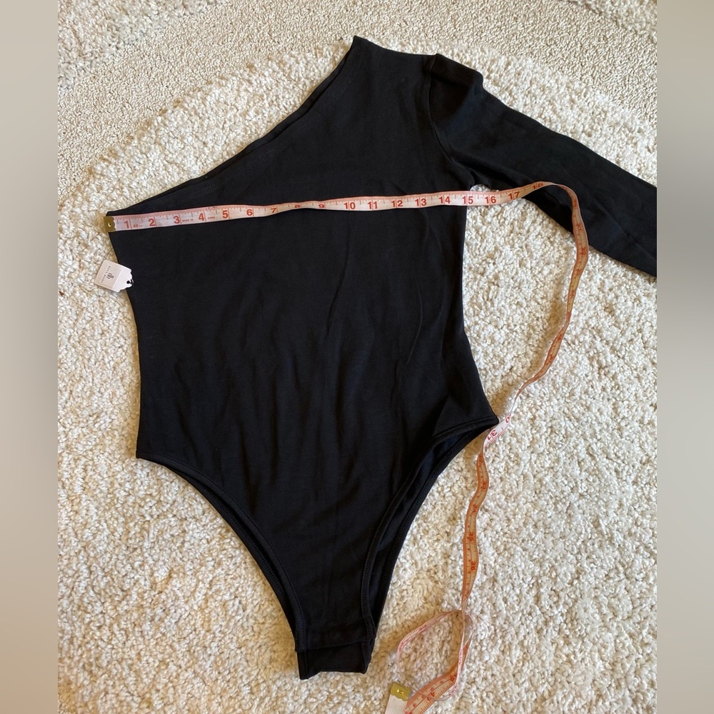 Black bodysuit one sleeve open shoulder size medium and large NWT - Picture 6 of 13